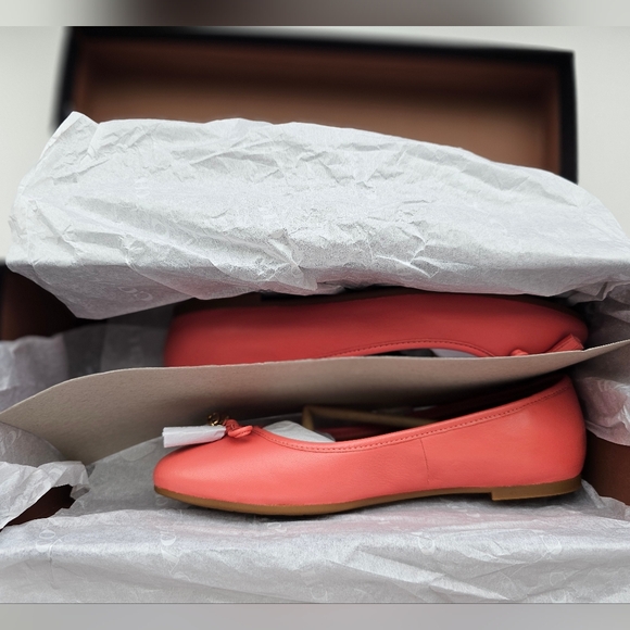 Coach NWT Benni Flat Shoes Coral Color Size 5.5 - Picture 6 of 8